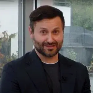 Dr. Esteban